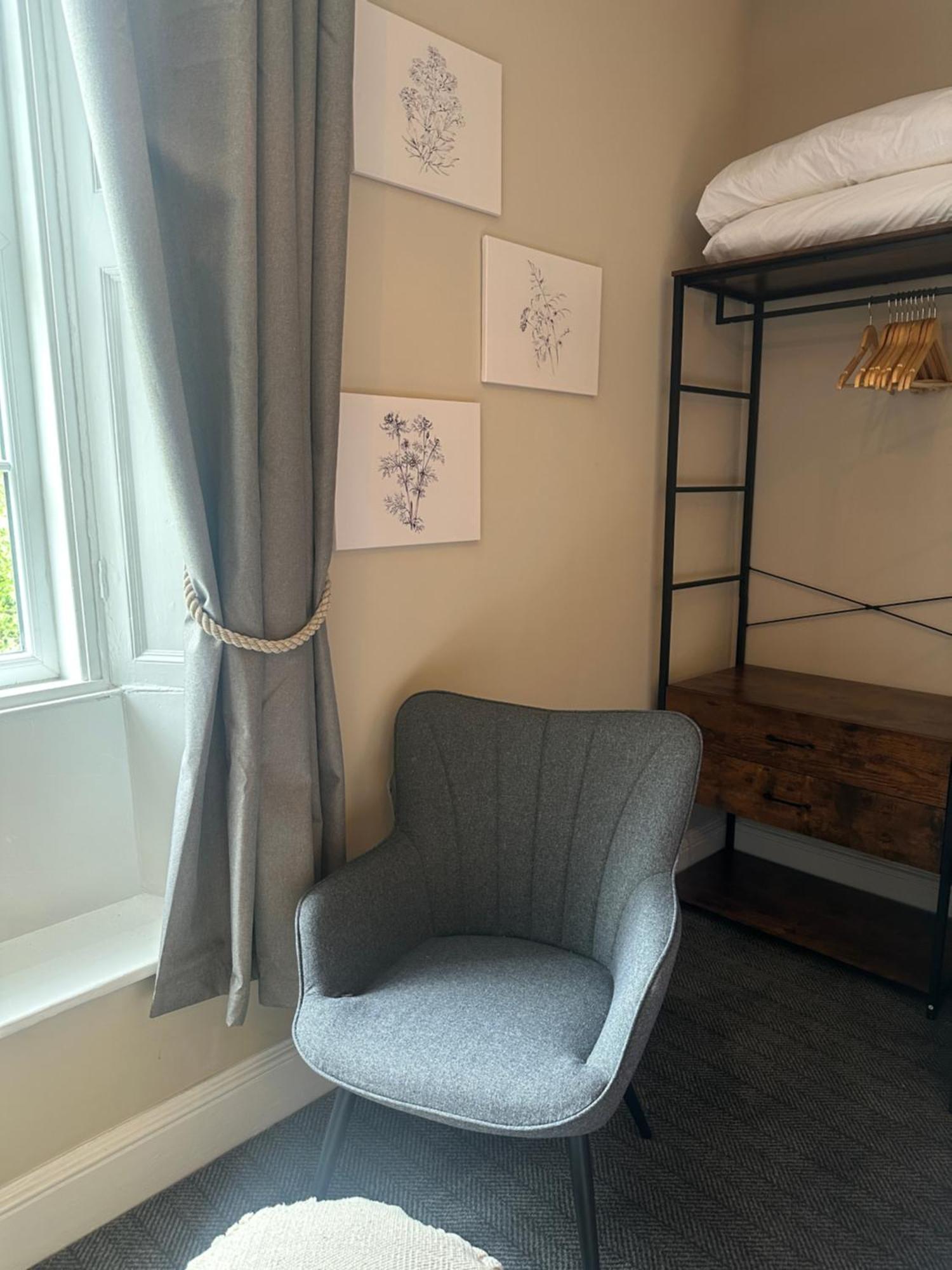 Guest room seating area
