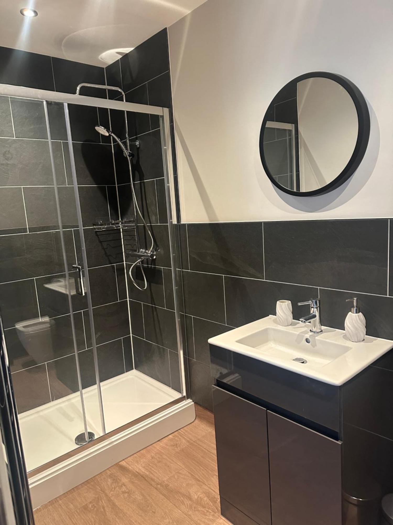 Private en-suite bathroom
